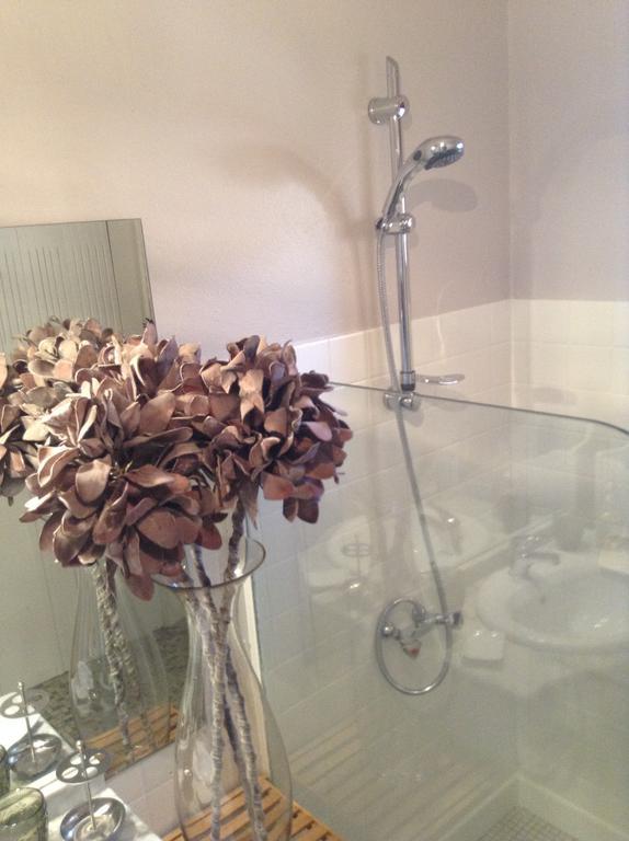 Chateau Nardou Hotel Saint-Sulpice-et-Cameyrac Kamer foto